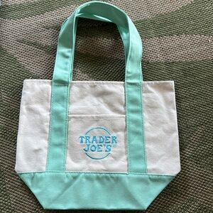 Trader Joe’s LIMITED EDITION Mint Green TOTE BAG NWOT